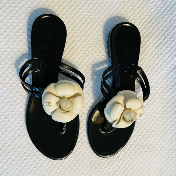 CHANEL CAMELLIA SANDALS Size 37 - Picture 16 of 16